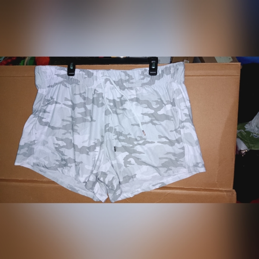 Athletic Works Gray Camo Women's Athletic Shorts